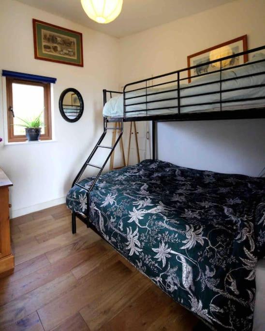 Spacious Cabin On Isolated Farm With Sea View Bude Ngoại thất bức ảnh