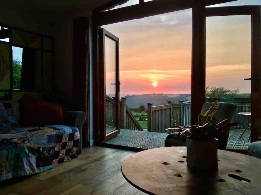 Spacious Cabin On Isolated Farm With Sea View Bude Ngoại thất bức ảnh